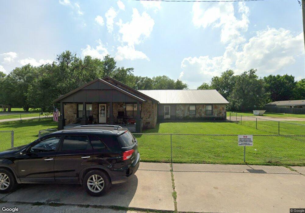 414 W Elm St, Westville, OK 74965 - photo 1