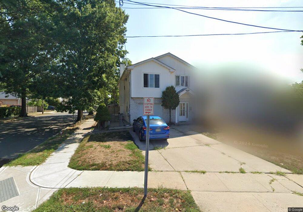 581 Hempstead Gardens Dr, West Hempstead, NY 11552 - photo 1