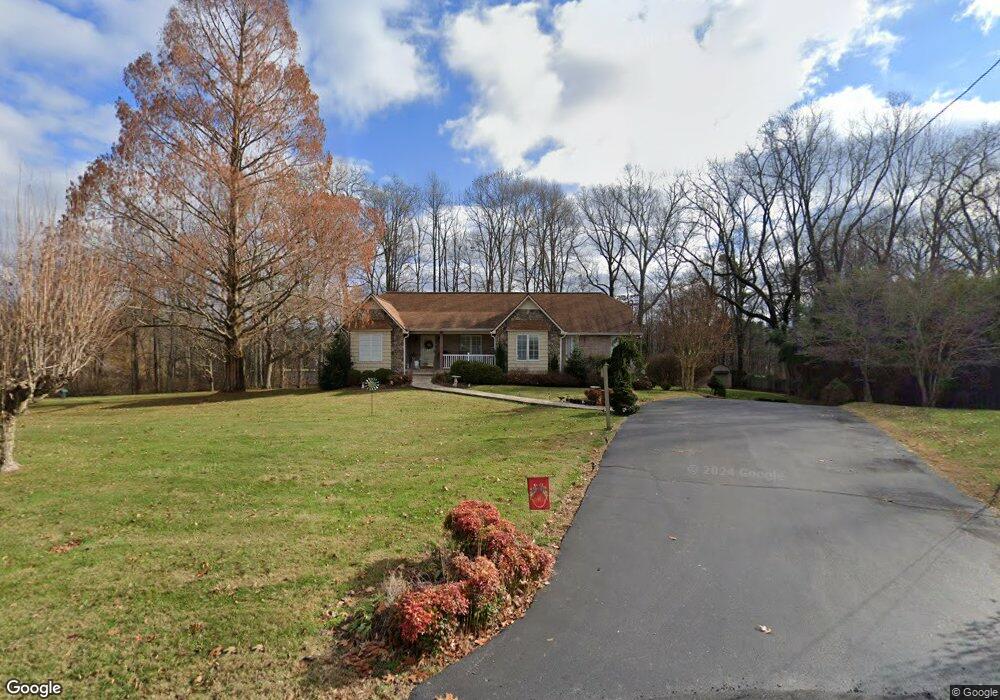 809 Hiwassee Heights Dr, Johnson City, TN 37601 - photo 1