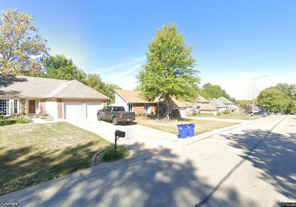 7008 Cottonwood Dr, Shawnee, KS 66216 - photo 1