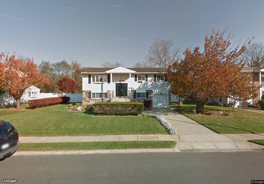 15 Rainbow Ln, Amityville, NY 11701 - photo 1