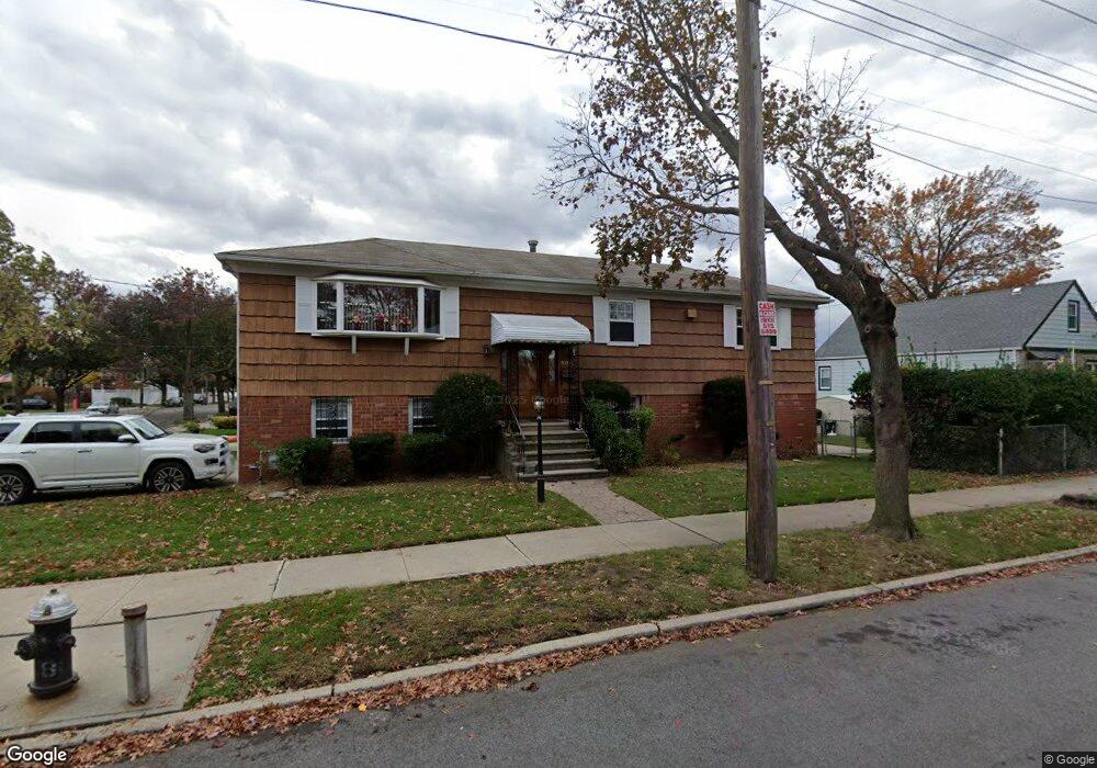 8266 261st St unit 3, Glen Oaks, NY 11004 - photo 1