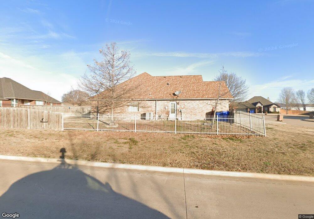 304 Azalea Ln, Cache, OK 73527 - photo 1