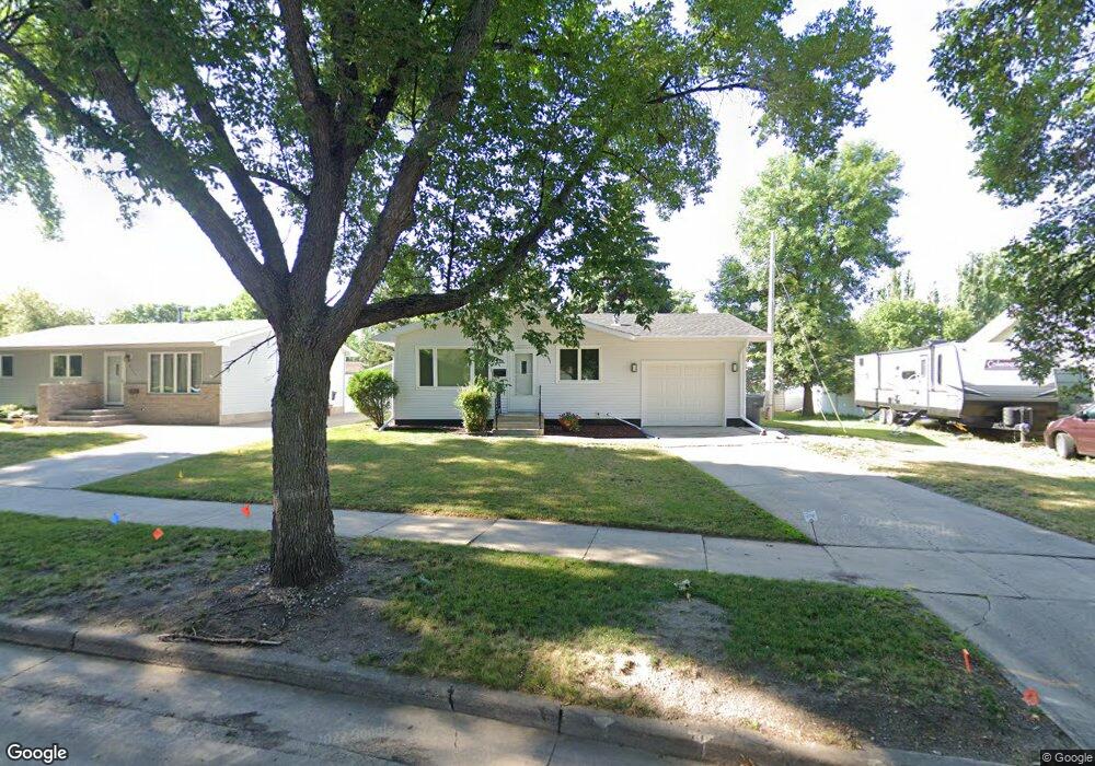 2215 9th Ave S, Grand Forks, ND 58201 - photo 1
