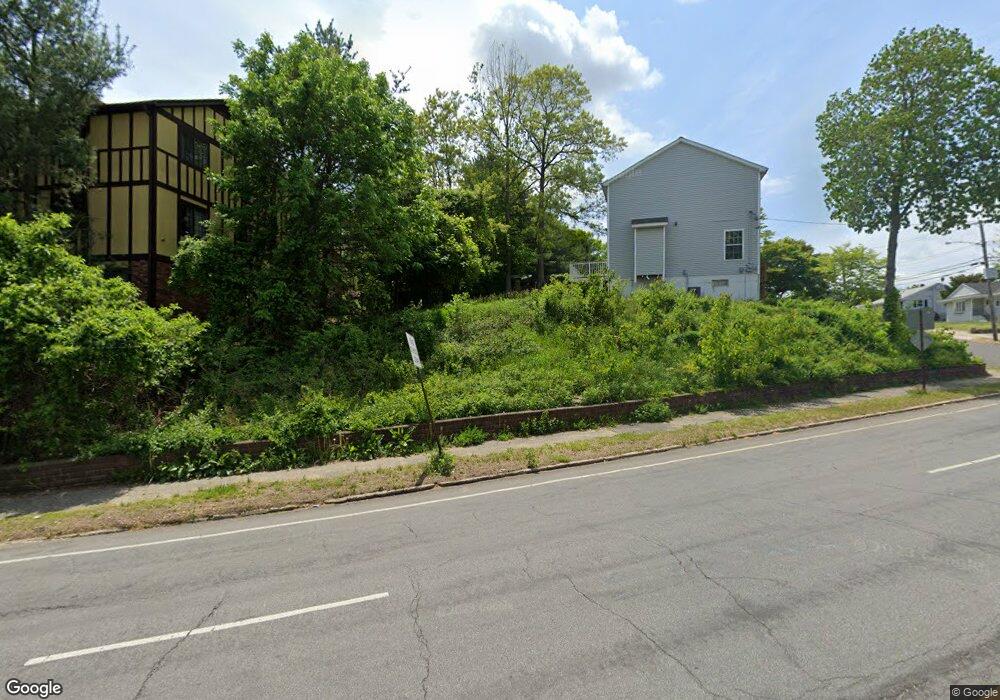 26 Roxbury Ln, Bridgeport, CT 06606 - photo 1