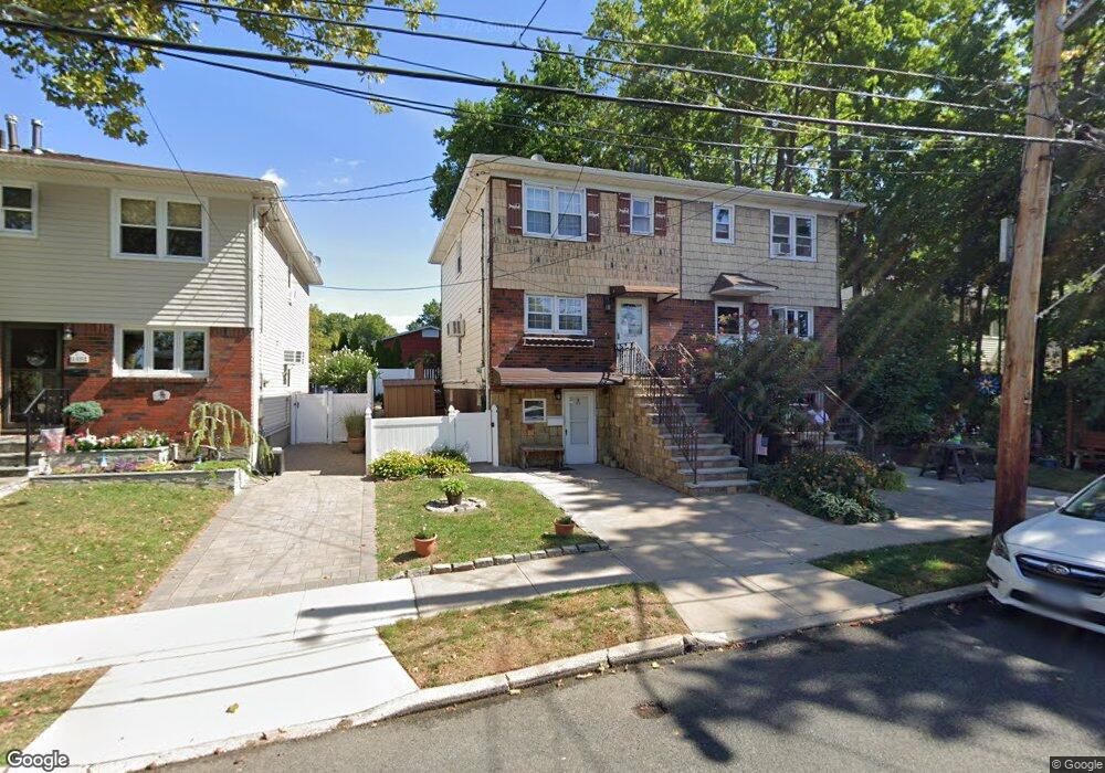 85 Mobile Ave, Staten Island, NY 10306 - photo 1