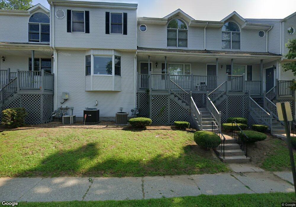 165 Hillcrest Ave, West Hartford, CT 06110 - photo 1