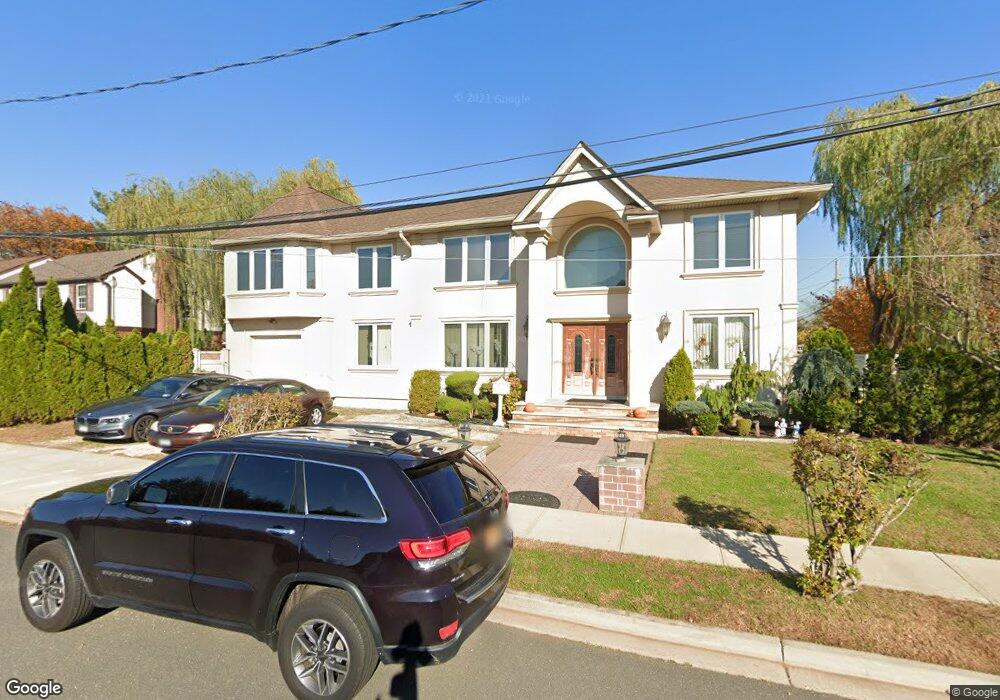 1060 Davis St, Franklin Square, NY 11010 - photo 1