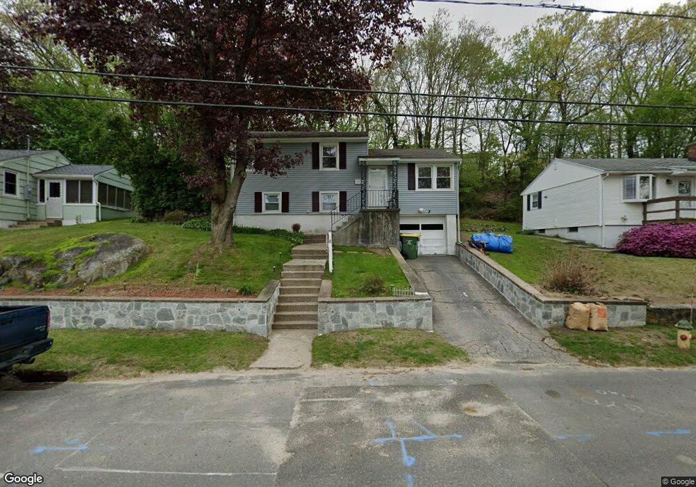 108 Longmeadow Dr, Waterbury, CT 06706 - photo 1