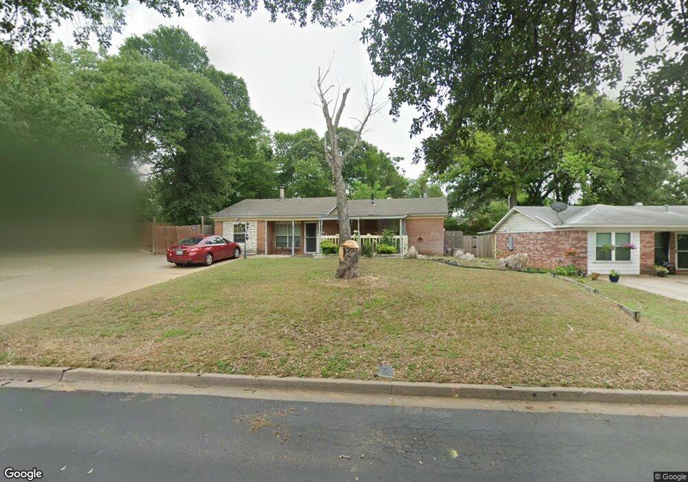 204 Myrtle Dr, Hurst, TX 76053 - photo 1
