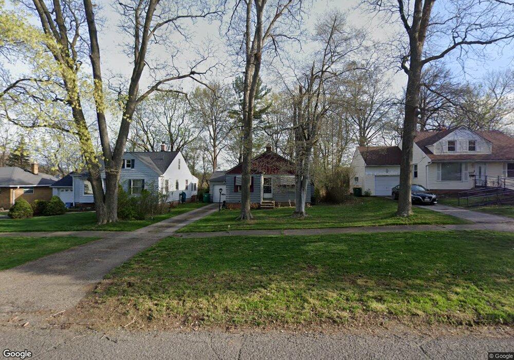 17909 Mccracken Rd, Maple Heights, OH 44137 - photo 1