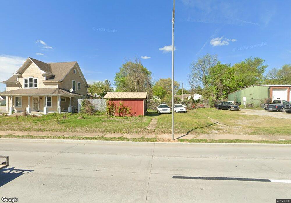 406 E 2nd St, Claremore, OK 74017 - photo 1