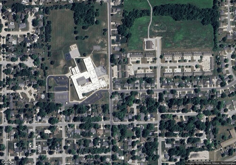 902 Eckhart Ave, Auburn, IN 46706 - photo 1