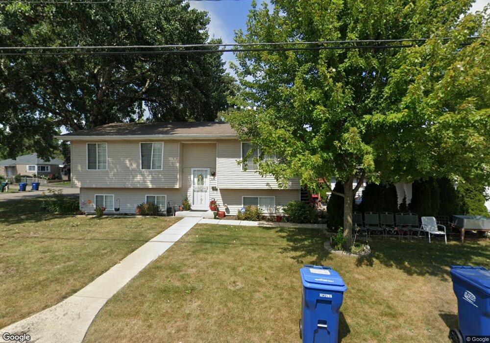 3016 W Cornelia Ave, Waukegan, IL 60085 - photo 1