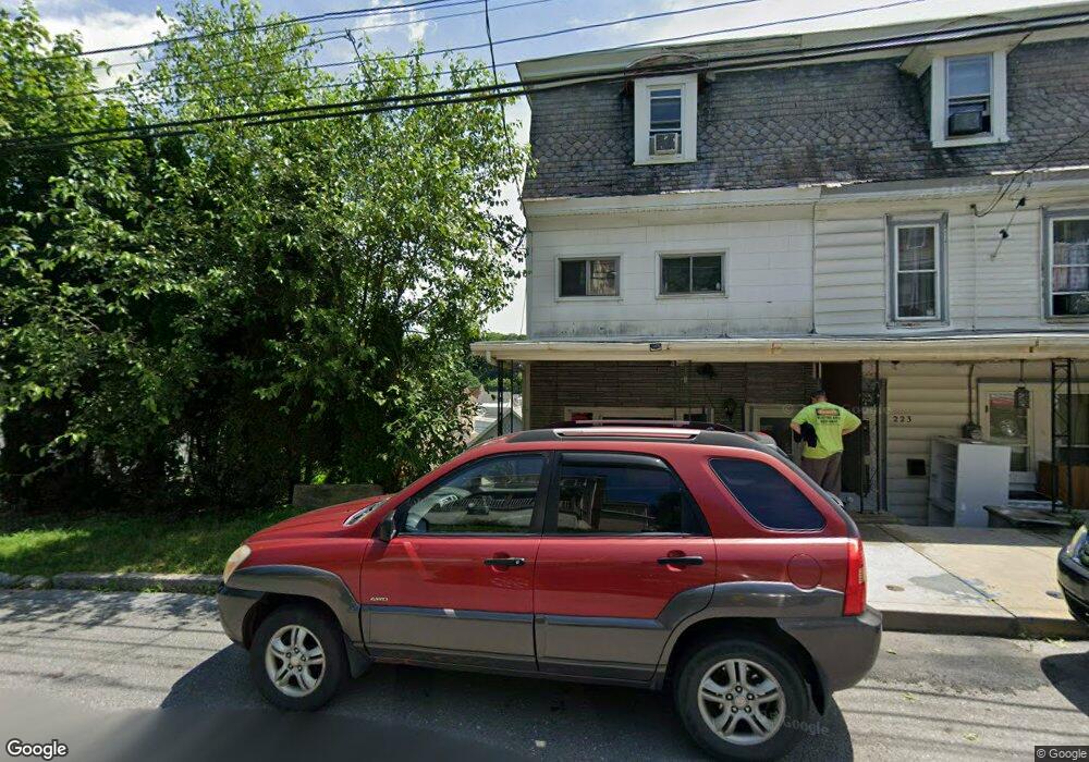 225 Washington St, Tamaqua, PA 18252 - photo 1