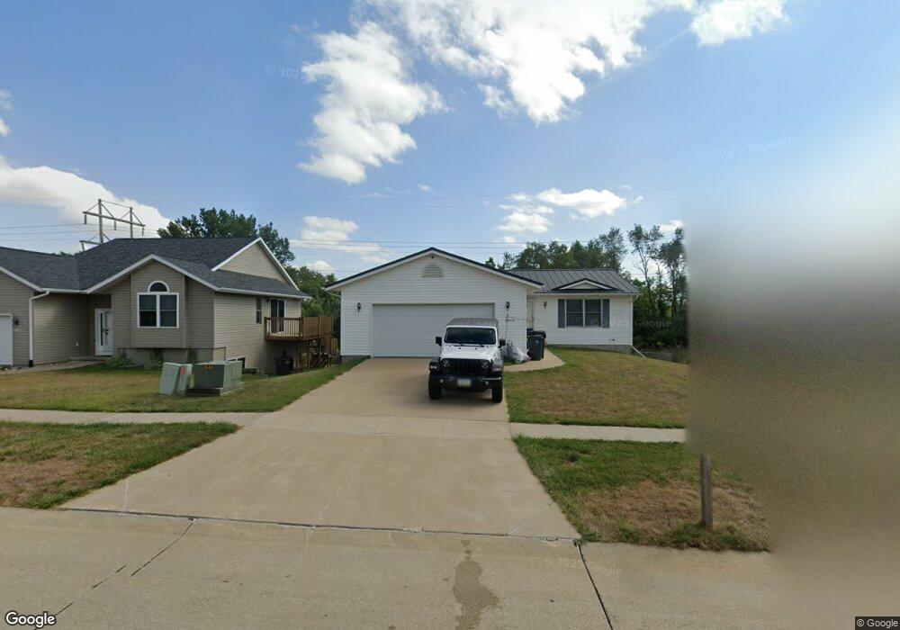 2919 38th Ave SW, Cedar Rapids, IA 52404 - photo 1