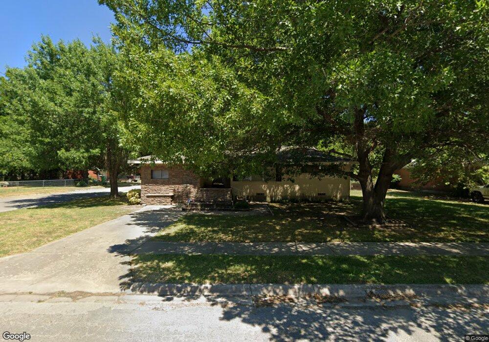 502 Meadow Dr, Gainesville, TX 76240 - photo 1