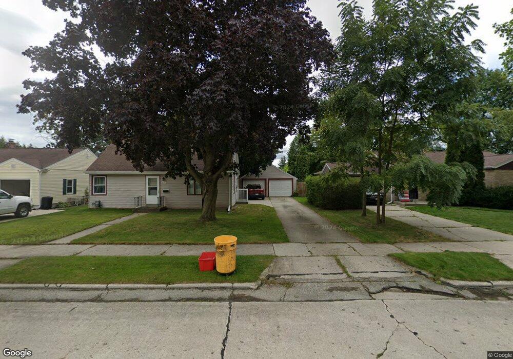 2115 Markham St, Manitowoc, WI 54220 - photo 1