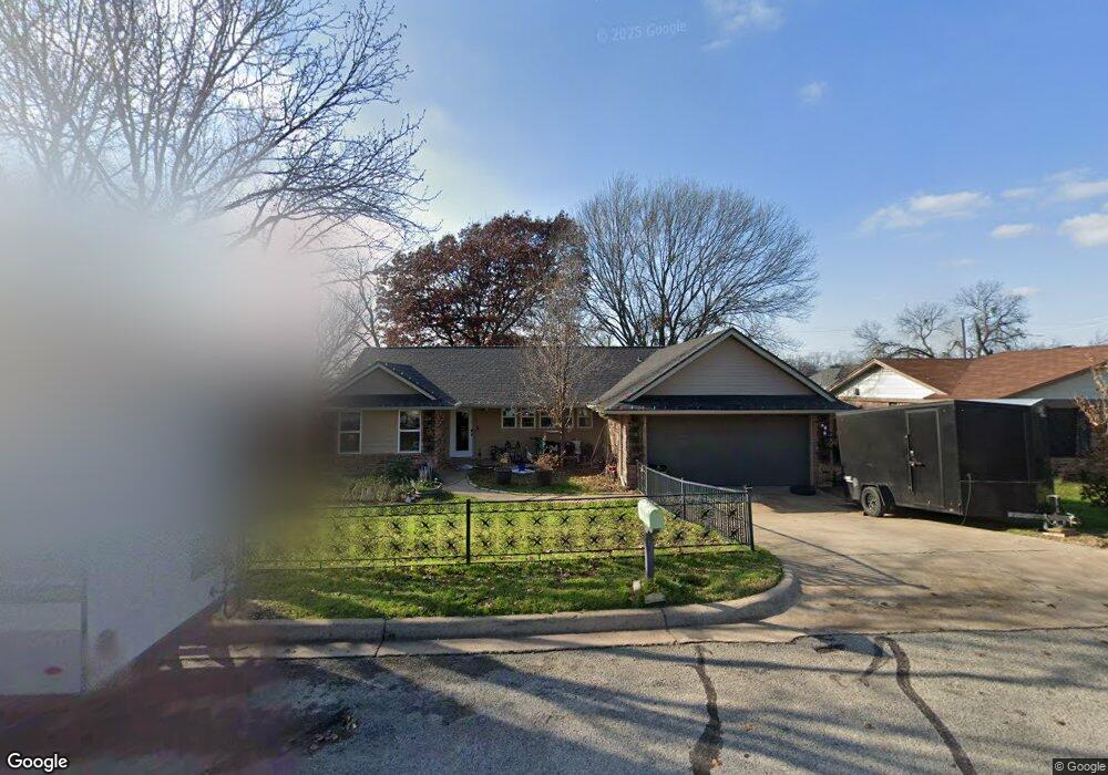 304 Cherry St, Weatherford, TX 76086 - photo 1