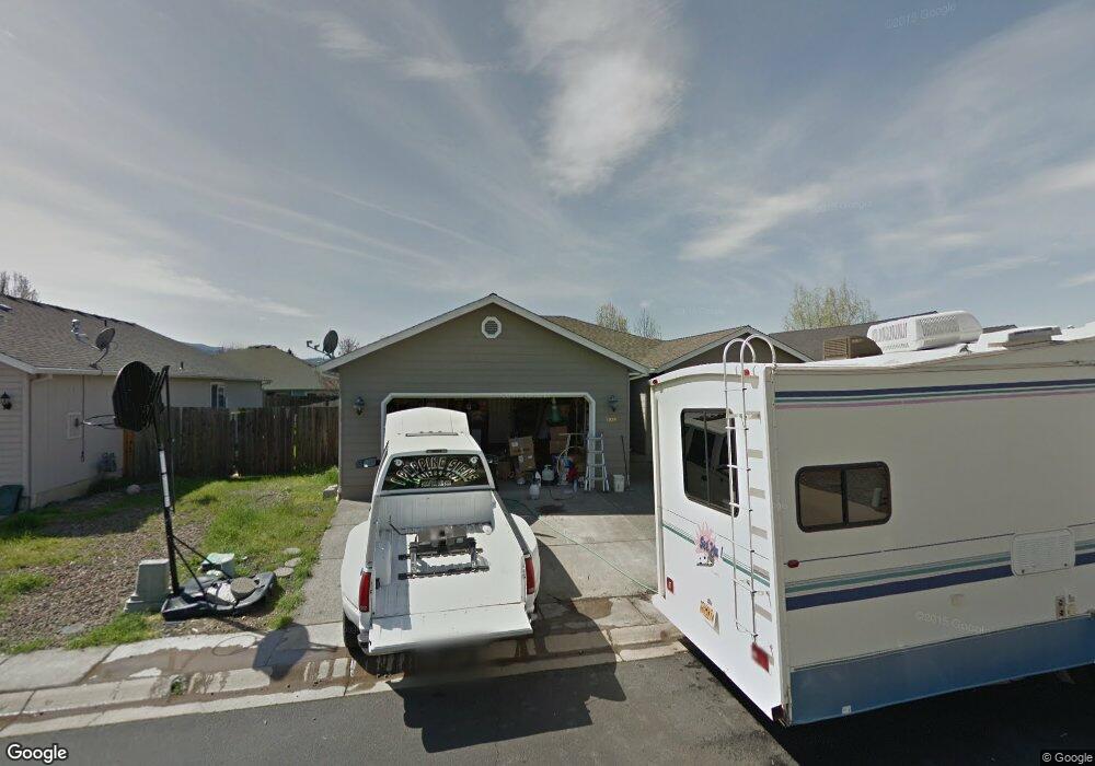 1328 Hawk Dr, Central Point, OR 97502 - photo 1