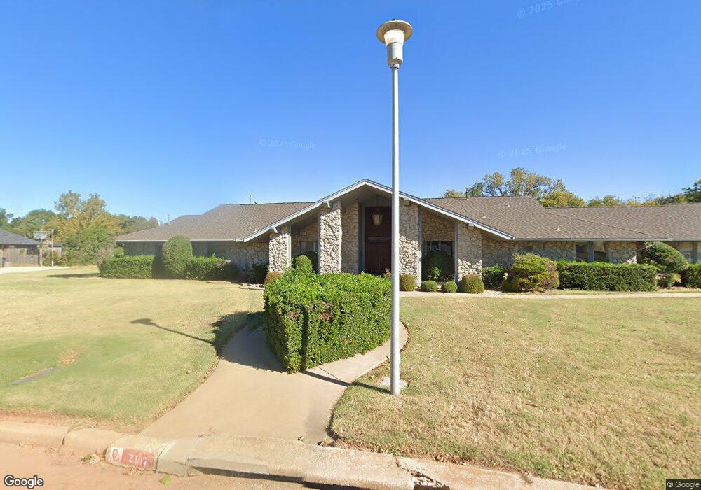 2107 N Minnesota Ave, Shawnee, OK 74804 - photo 1