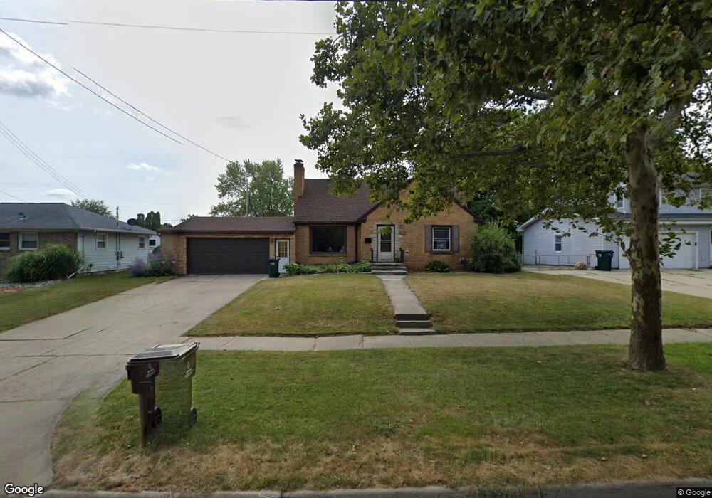2103 W Mount Hope Ave, Lansing, MI 48910 - photo 1