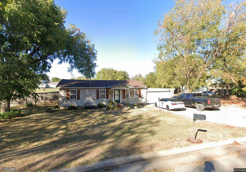 1714 W Franklin St, Shawnee, OK 74804 - photo 1