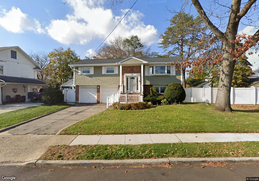 739 Lakeside Dr, Baldwin, NY 11510 - photo 1