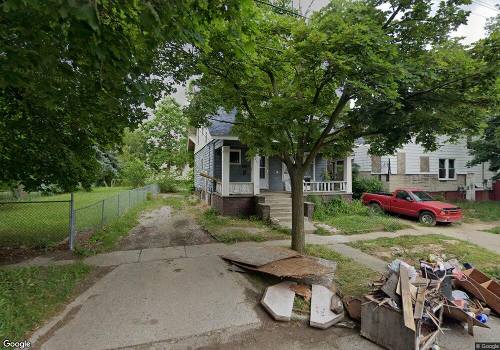 811 Thomson St, Flint, MI 48503 - photo 1