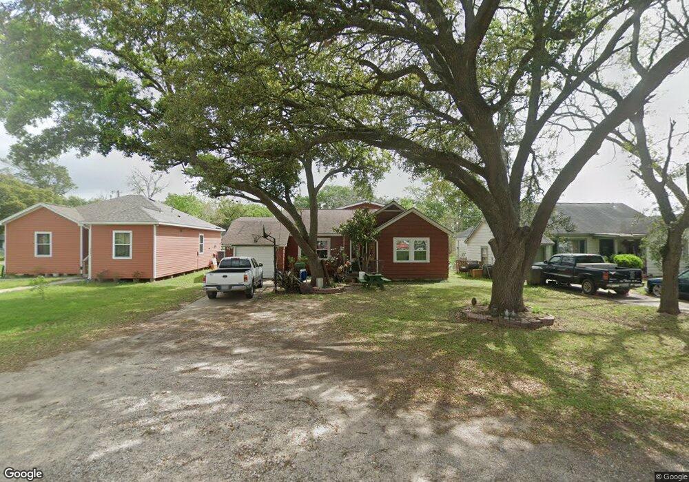 2005 Mary Ave, Bay City, TX 77414 - photo 1