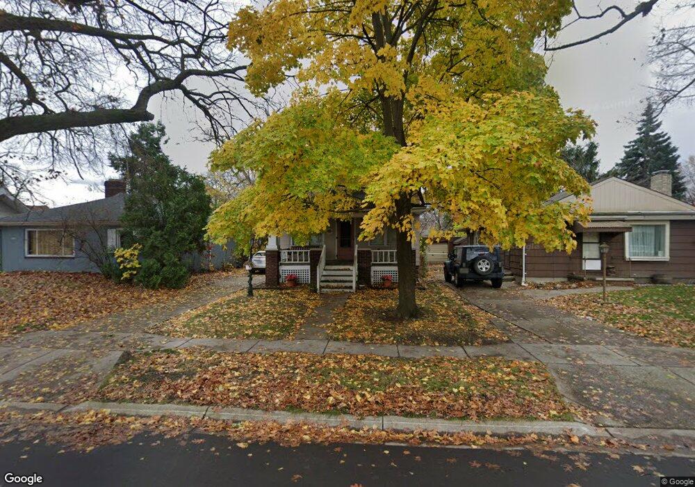 906 Jenkinson St, Port Huron, MI 48060 - photo 1