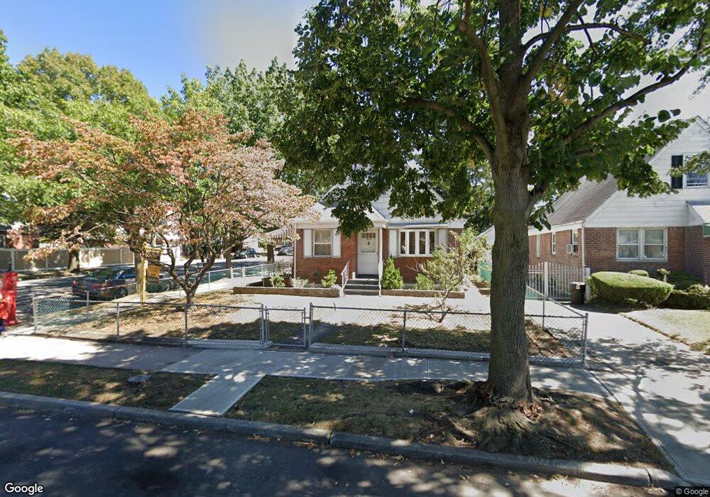 80-03 256th St, Glen Oaks, NY 11004 - photo 1