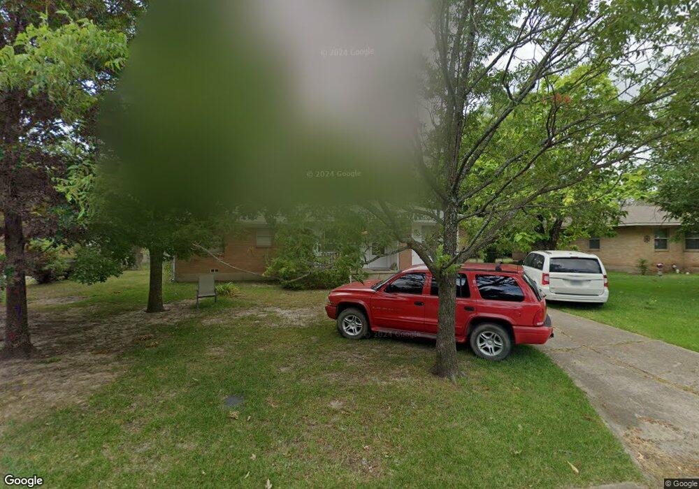 204 E Russell Ave, Bonham, TX 75418 - photo 1