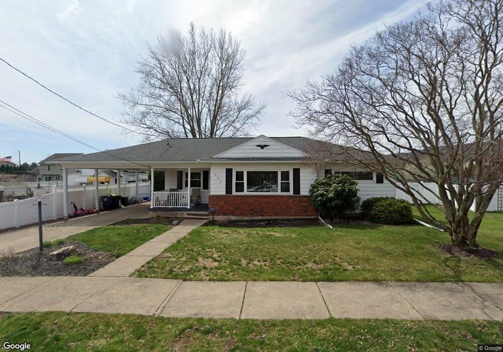 532 W 5th St, Wyoming, PA 18644 - photo 1