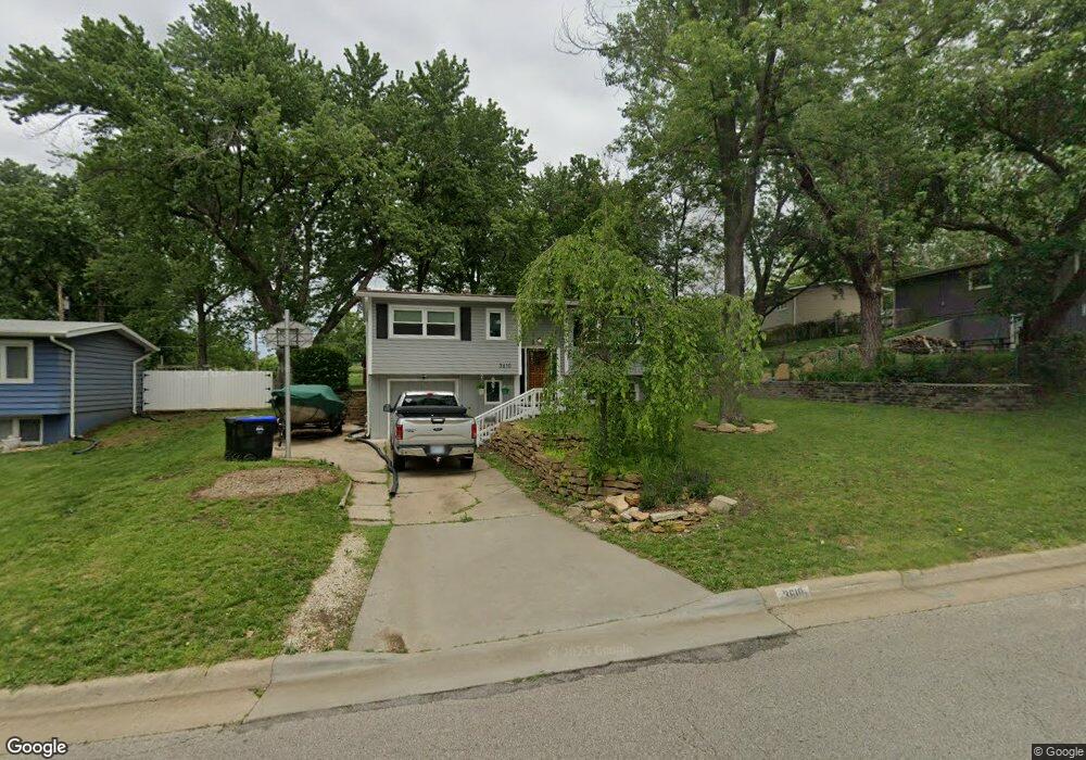 3610 SW Twilight Dr, Topeka, KS 66614 - photo 1