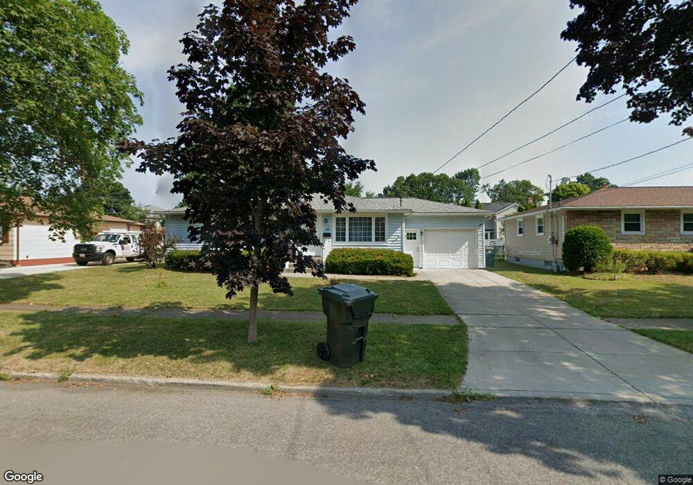 770 Remington Dr, North Tonawanda, NY 14120 - photo 1