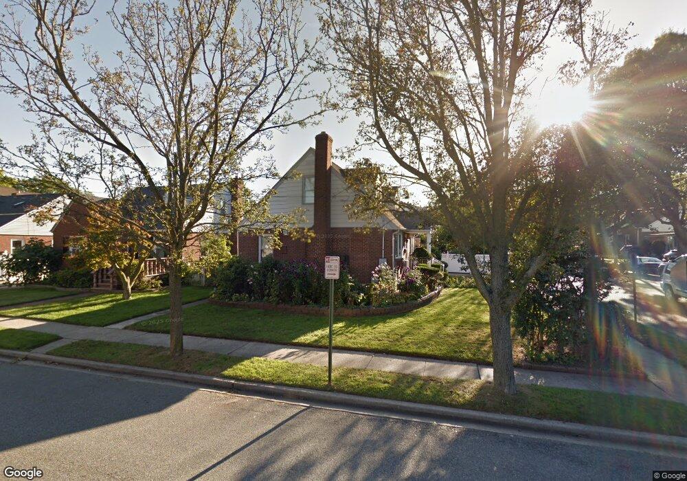 27 Franklin Ave, New Hyde Park, NY 11040 - photo 1