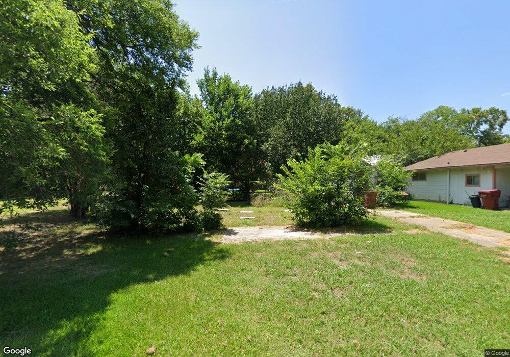 1111 Pine St, Bonham, TX 75418 - photo 1