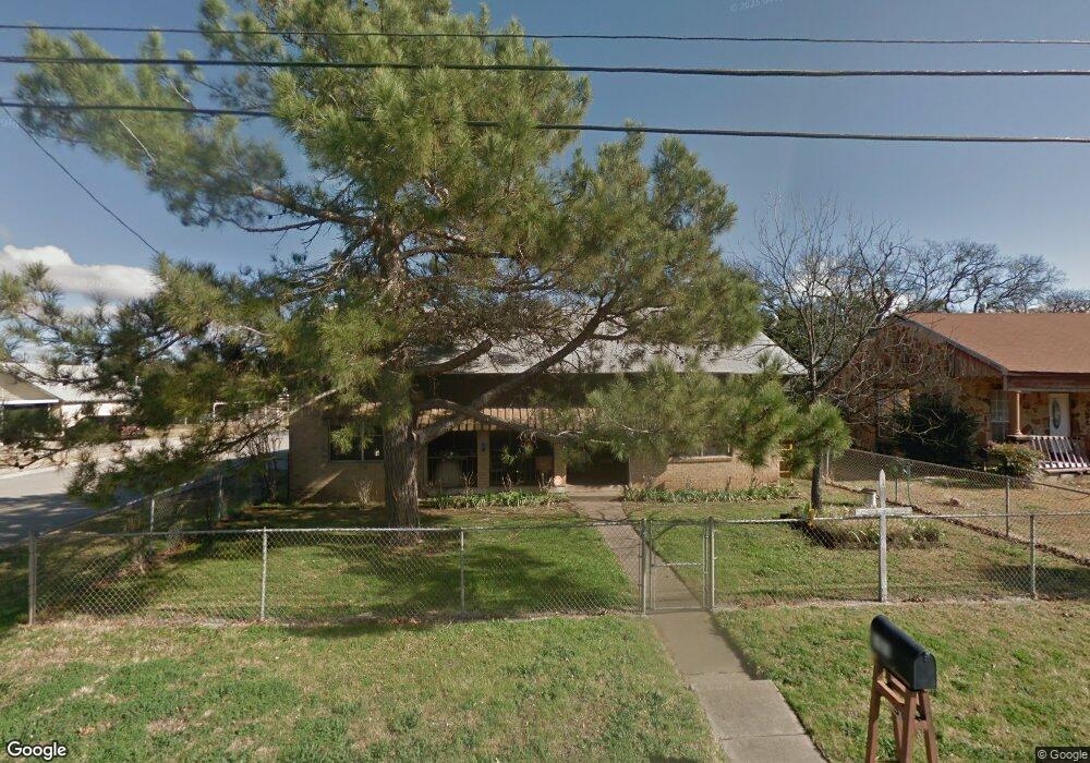 301 S Bowie Dr, Weatherford, TX 76086 - photo 1