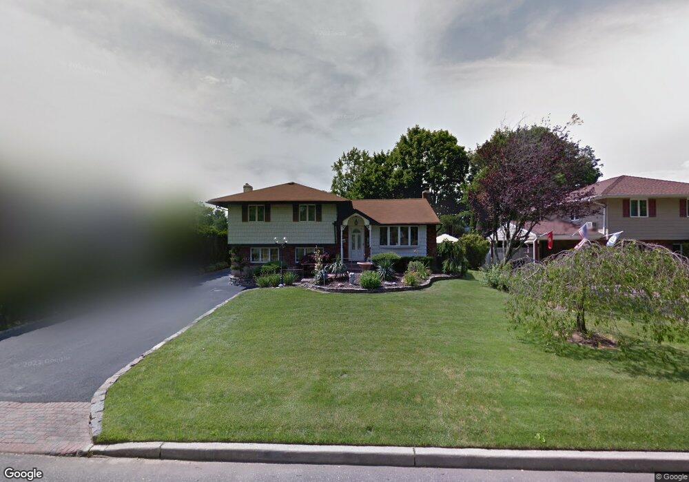 20 Ramsey Rd, ComMacK, NY 11725 - photo 1