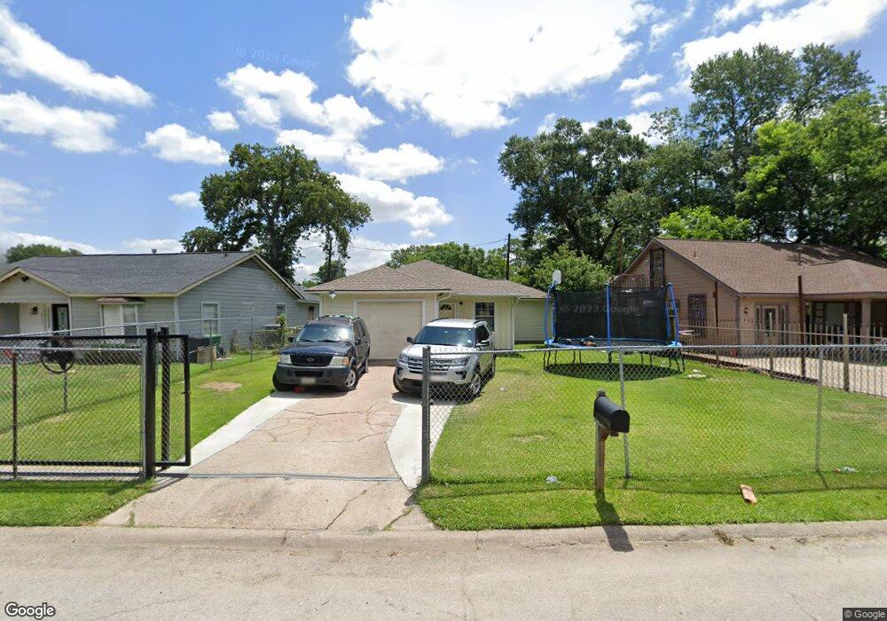 10740 Royal Pine Dr, Houston, TX 77093 - photo 1