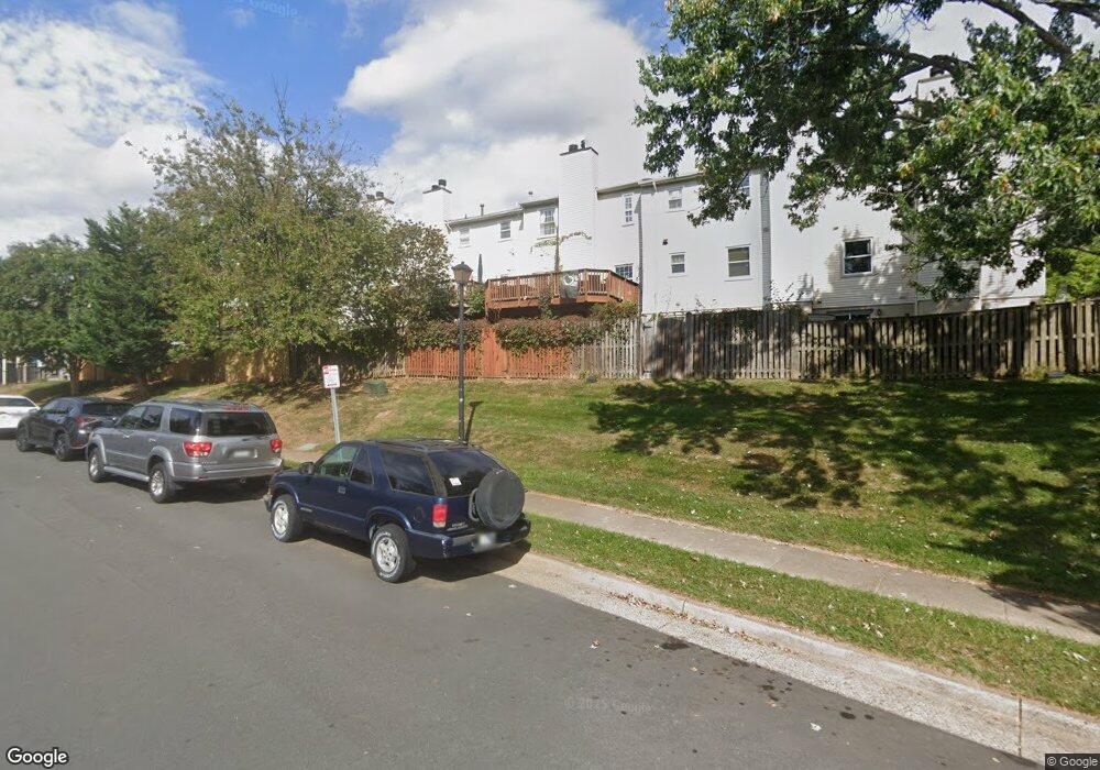 3006 White Birch Ct, Fairfax, VA 22031 - photo 1