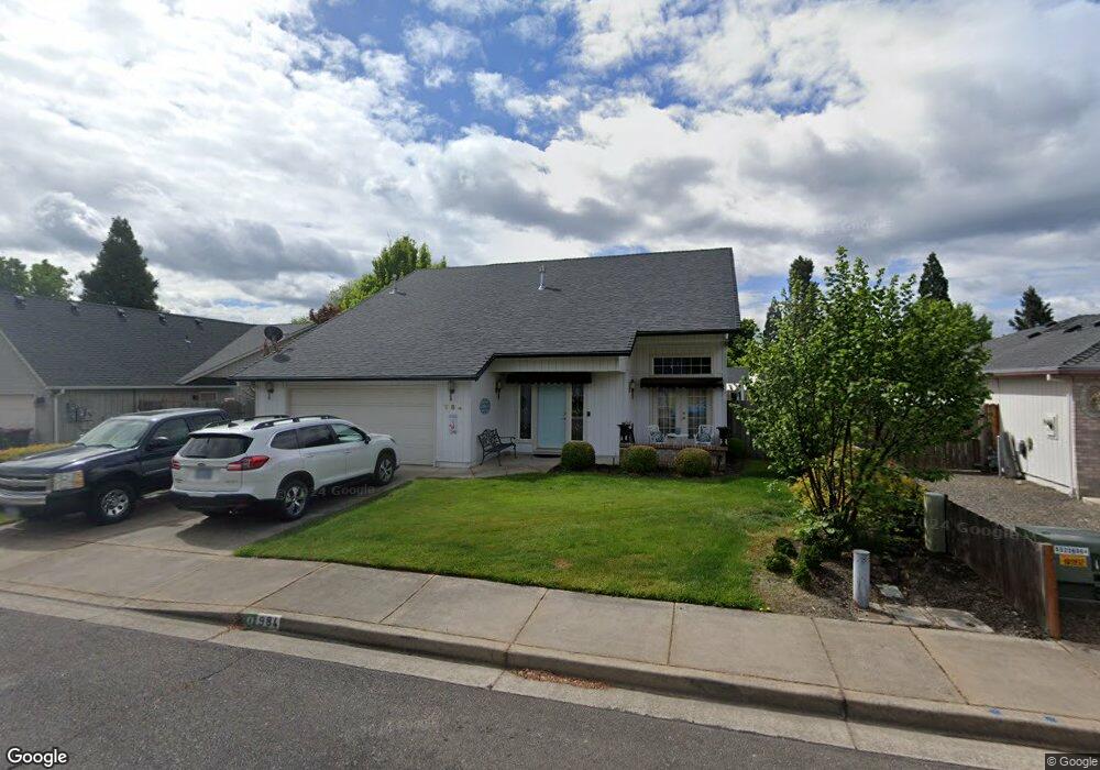 984 Westrop Dr, Central Point, OR 97502 - photo 1