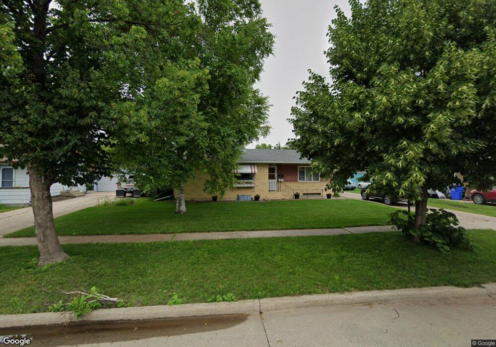 89 24th Ave N, Fargo, ND 58102 - photo 1