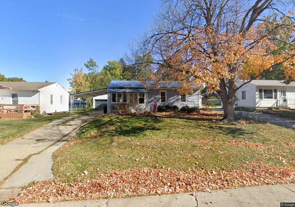 706 E 14th St N, Newton, IA 50208 - photo 1
