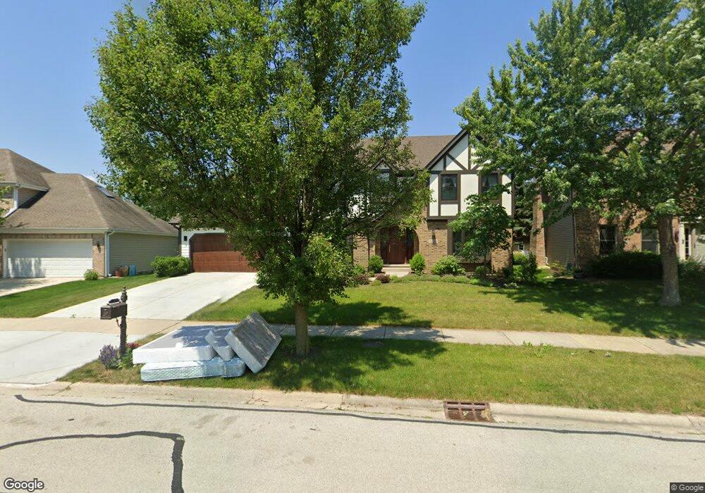 1435 Canyon Run Rd, Naperville, IL 60565 - photo 1