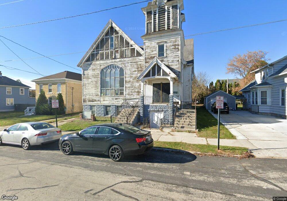 424 N 7th St, Manitowoc, WI 54220 - photo 1