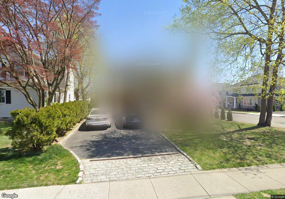 49 Forest Row, Great Neck, NY 11024 - photo 1