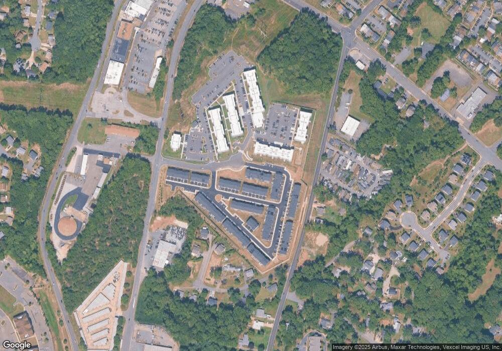 18202 Summit Pointe Dr, Triangle, VA 22172 - photo 1