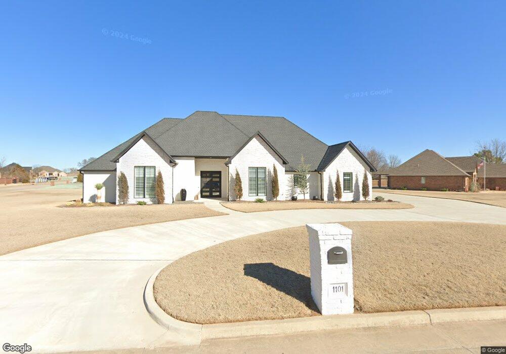 1101 Troon Cir, Shawnee, OK 74801 - photo 1